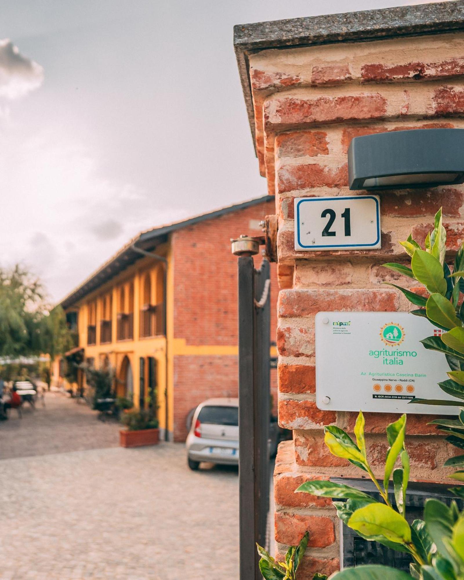 Agriturismo Cascina Barin Roddi Kültér fotó